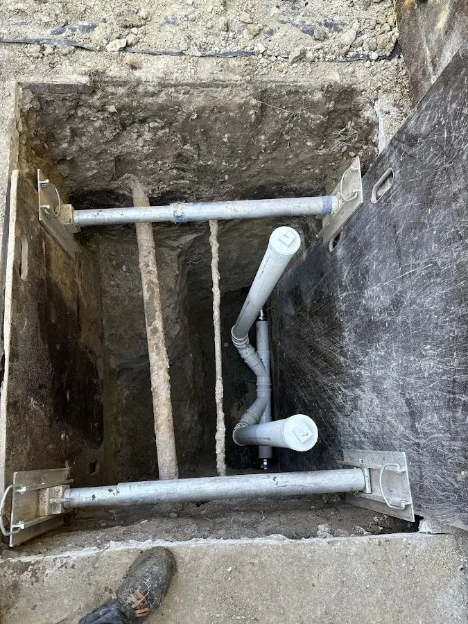 Experienced plumber completing Drain Cleaning work in Hamlin